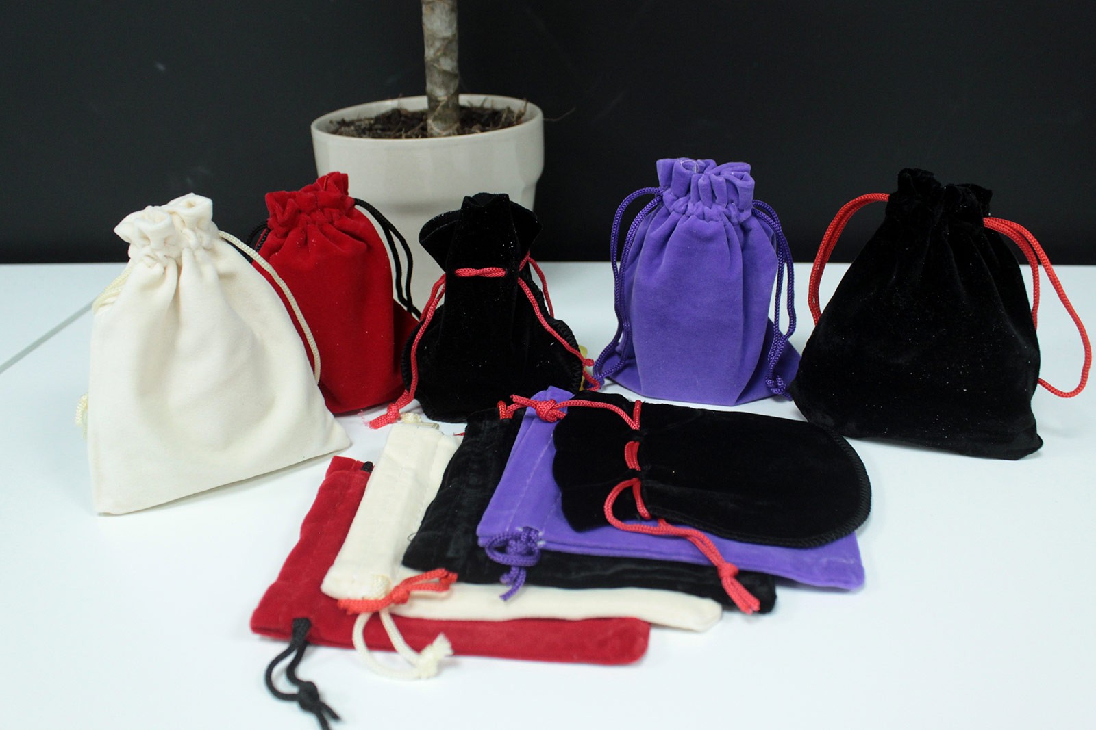 Wholesale Velvet Pouches