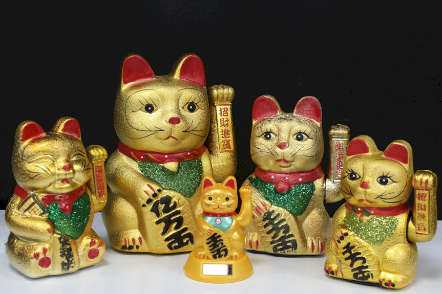 wholesale-lucky-waving-chinese-cats-ancient-wisdom-wholesale